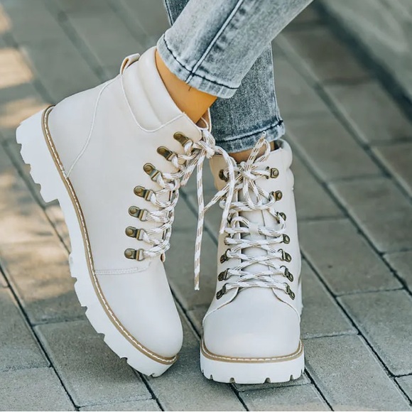 Lug sole boots - Picture 8 of 8